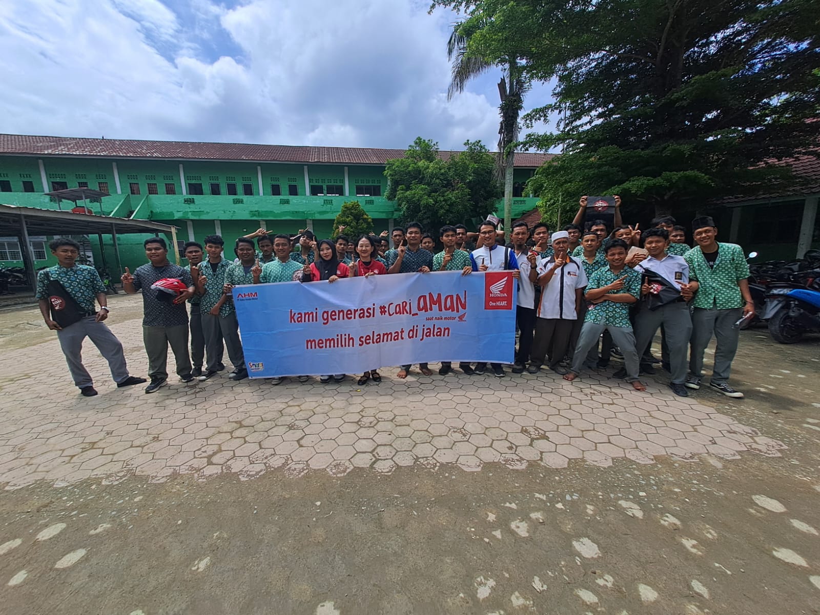 Edukasi safety riding bersama Honda di SMK Raudlatul Uluum