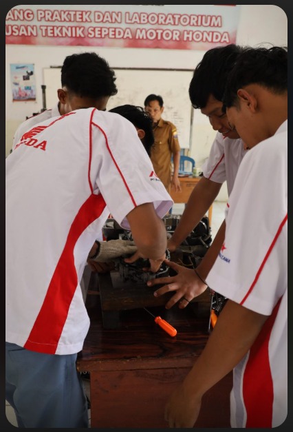 Jurusan Teknik Kendaraan Ringan Otomotif